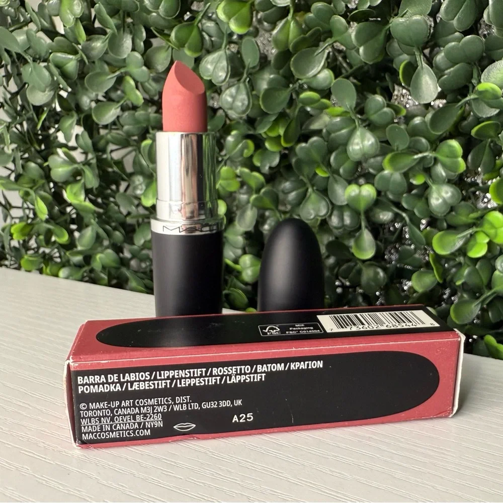 NEW IN BOX - M·A·CXIMAL SILKY MATTE LIPSTICK - 608 MEHR
